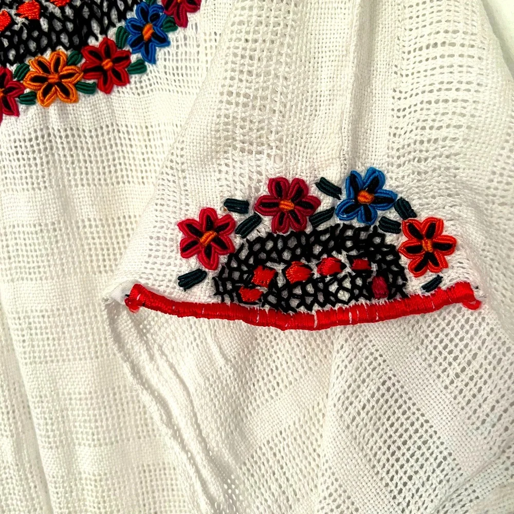 🍎Hand made Woven HUIPIL de Cobanb Guatamala Blouse🌸 One size fits all. - Picture 4 of 8